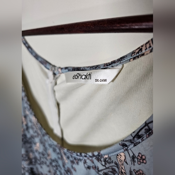 Plus Womens Bird Pattern Dress - Picture 6 of 8